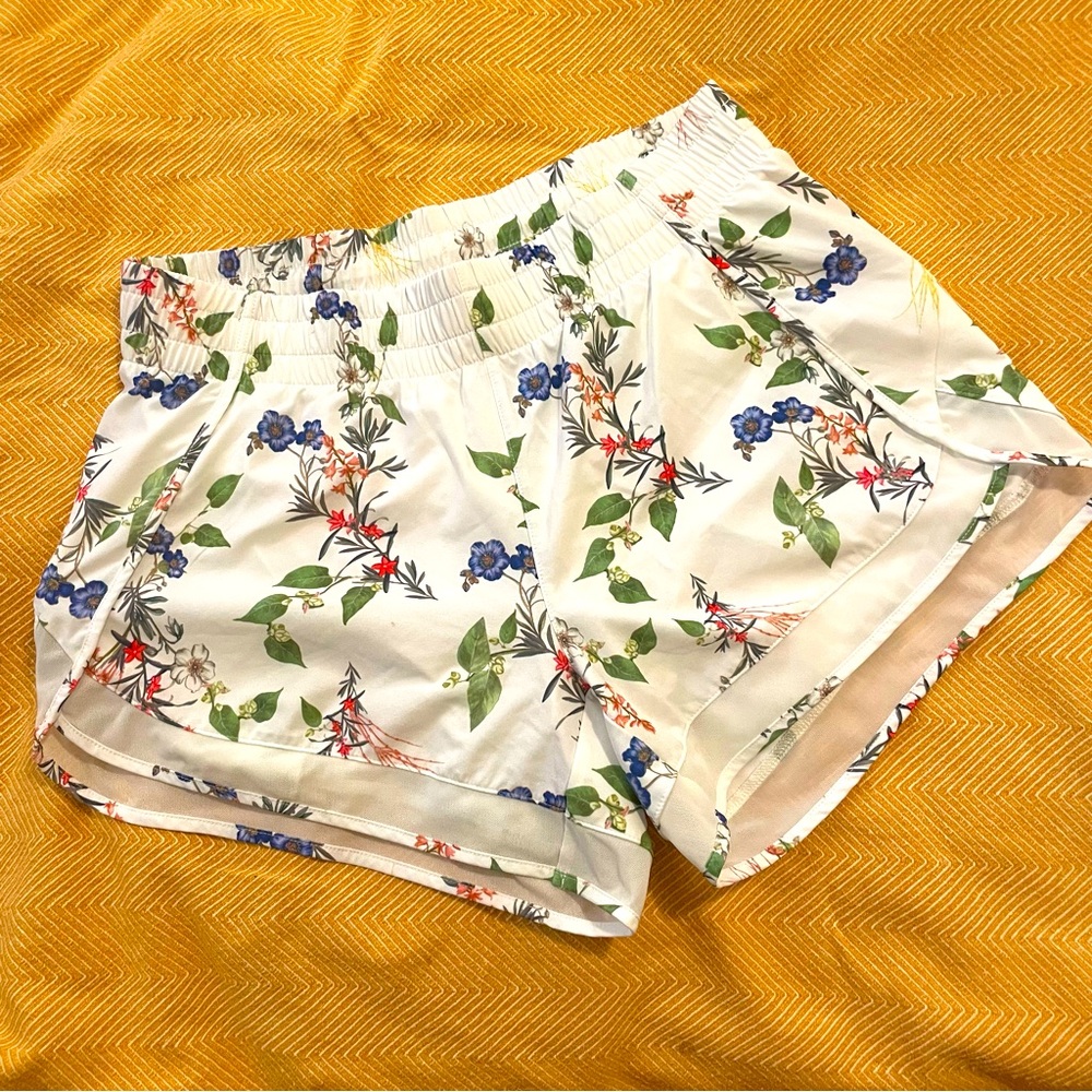 Athleta Mesh Racer Run Mid Rise Shorts Floral Small